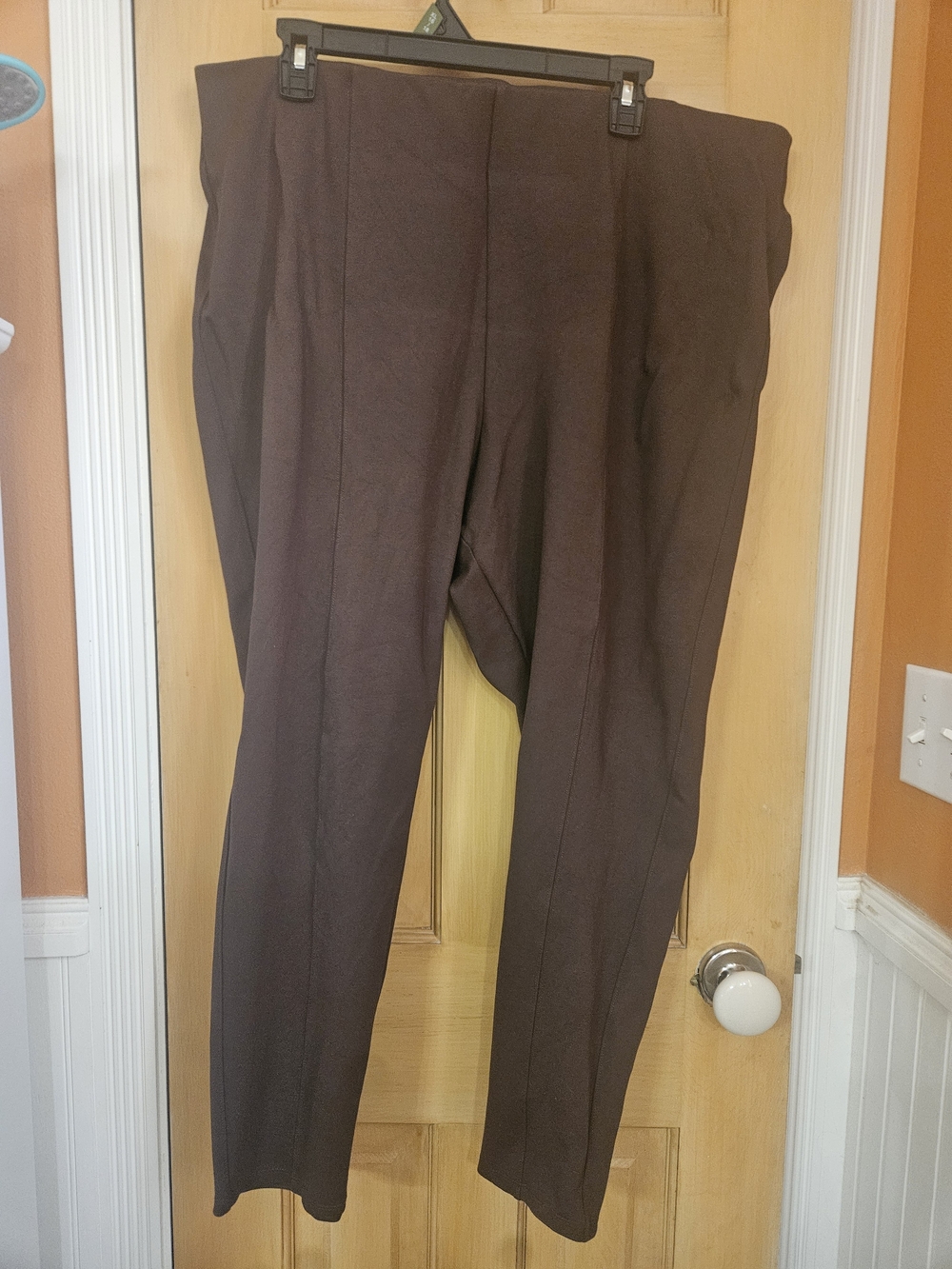 Old Navy Straight-Leg Dress Pants in Dark Brown